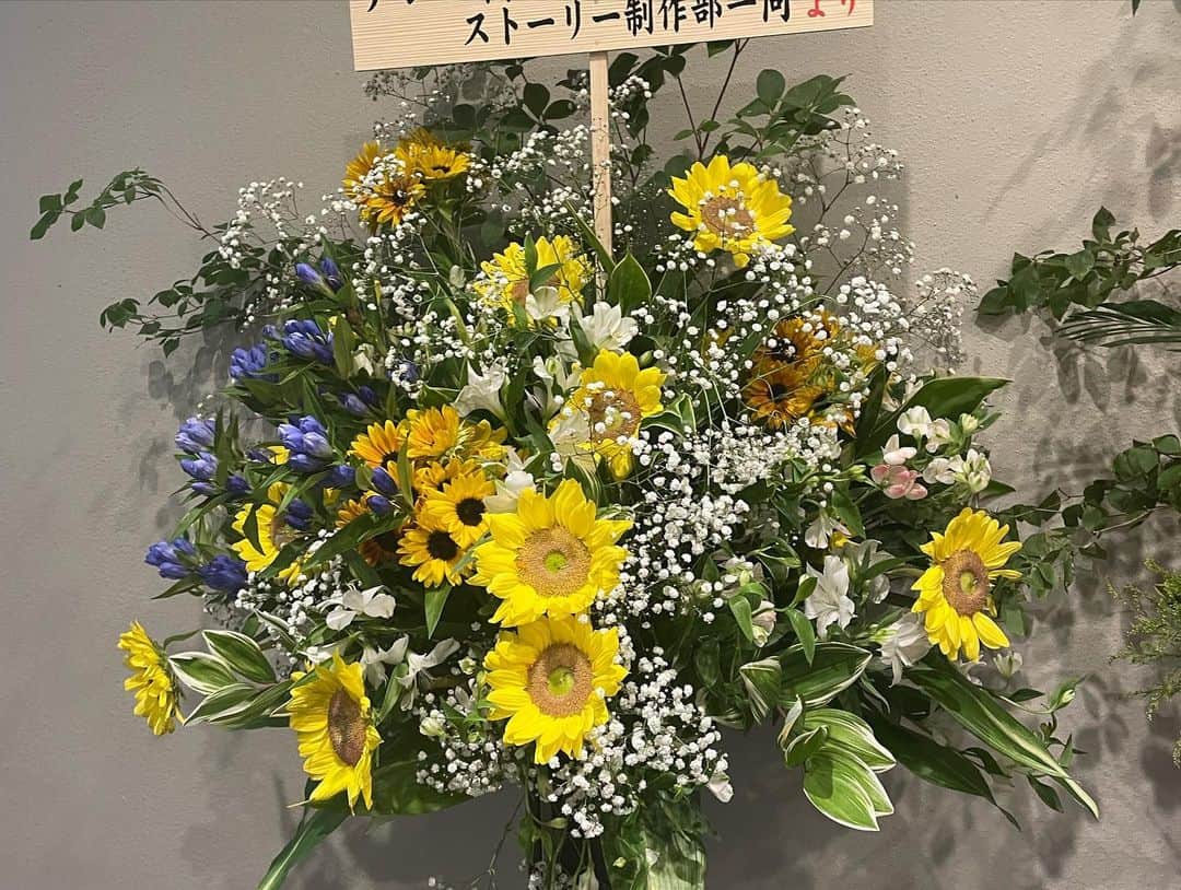 相田周二さんのインスタグラム写真 - (相田周二Instagram)「単独ライブ道徳の日本男児其ノ漆ありがとうございました！！たくさんお花頂きました！！ #道徳の日本男児 #漆 #タップ #リッキーマーティン」7月26日 20時30分 - shuji_aida