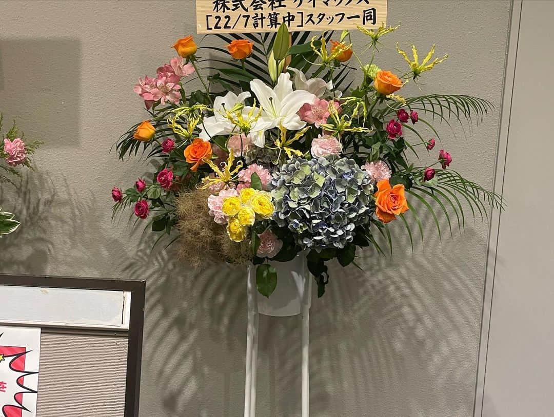 相田周二さんのインスタグラム写真 - (相田周二Instagram)「単独ライブ道徳の日本男児其ノ漆ありがとうございました！！たくさんお花頂きました！！ #道徳の日本男児 #漆 #タップ #リッキーマーティン」7月26日 20時30分 - shuji_aida