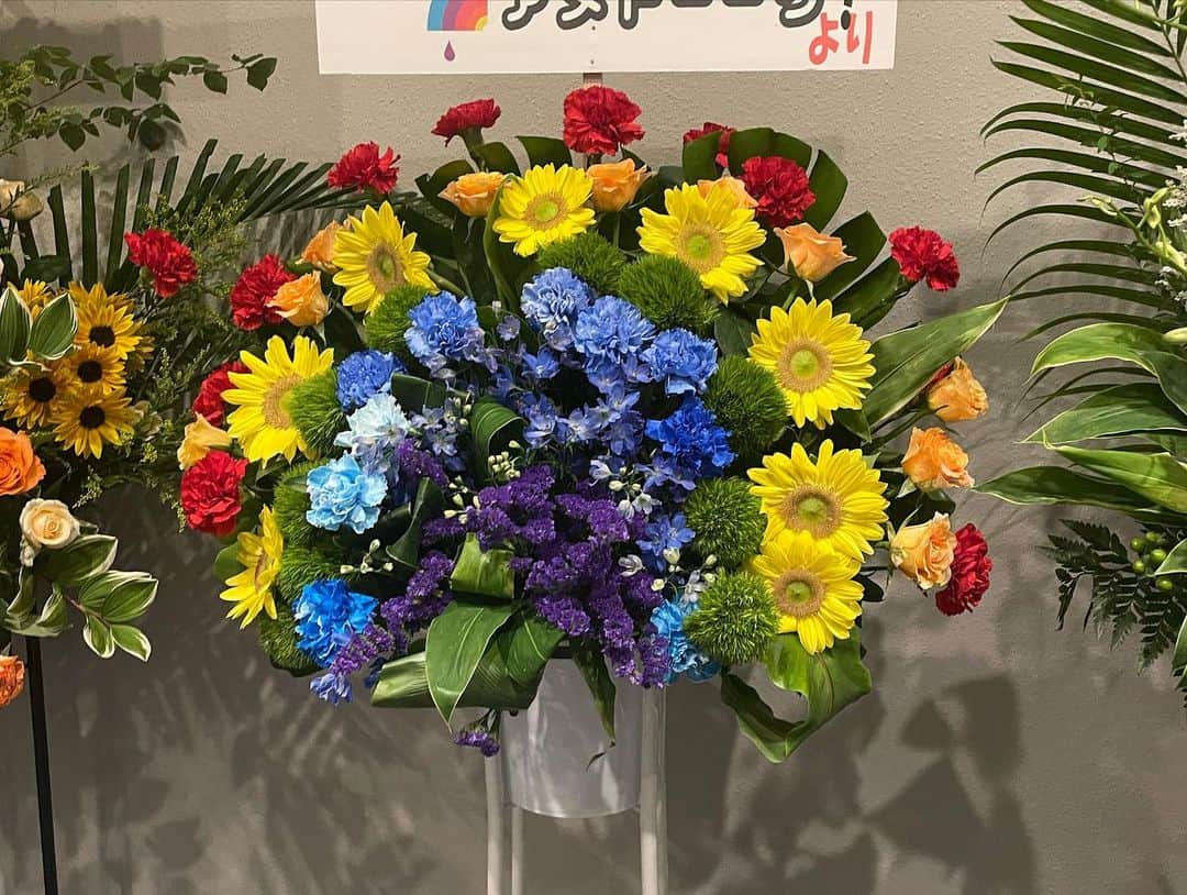 相田周二さんのインスタグラム写真 - (相田周二Instagram)「単独ライブ道徳の日本男児其ノ漆ありがとうございました！！たくさんお花頂きました！！ #道徳の日本男児 #漆 #タップ #リッキーマーティン」7月26日 20時30分 - shuji_aida