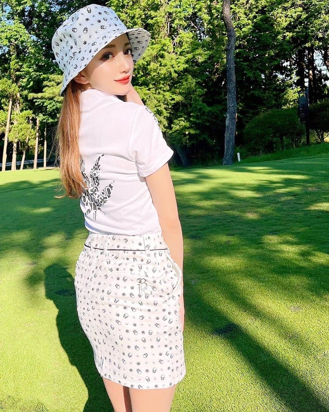 みほぽんさんのインスタグラム写真 - (みほぽんInstagram)「来週ゴルフかな⛳️ そろそろちゃんと練習しーよぉ😍 全身ペラフィネこらぼ😳」7月26日 21時06分 - mhpn_i.insta