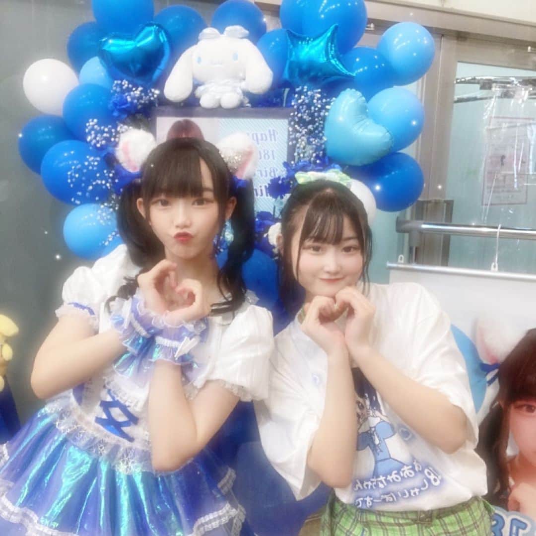 桃瀬ひよりのインスタグラム：「💙  ‪‪❤︎‬ あおみなちゃん18しゃいのおたんじょうび会 ‪‪❤︎‬  青ペンライト沢山幸せだったね👶🏻💙 #おーえすけー #名古屋 #大須 #アイドル #idol #生誕祭 #誕生日 #JK #生誕衣装 #生誕Tシャツ #猫耳 #青色担当 #あおみな #蒼井湊 #likeforlikes  #likeforfollow  #like4likes  #likesforlike  #followforfollowback  #follow #followｍe  #followtrain  #いいね返し #コメント返し #桃瀬ひより」