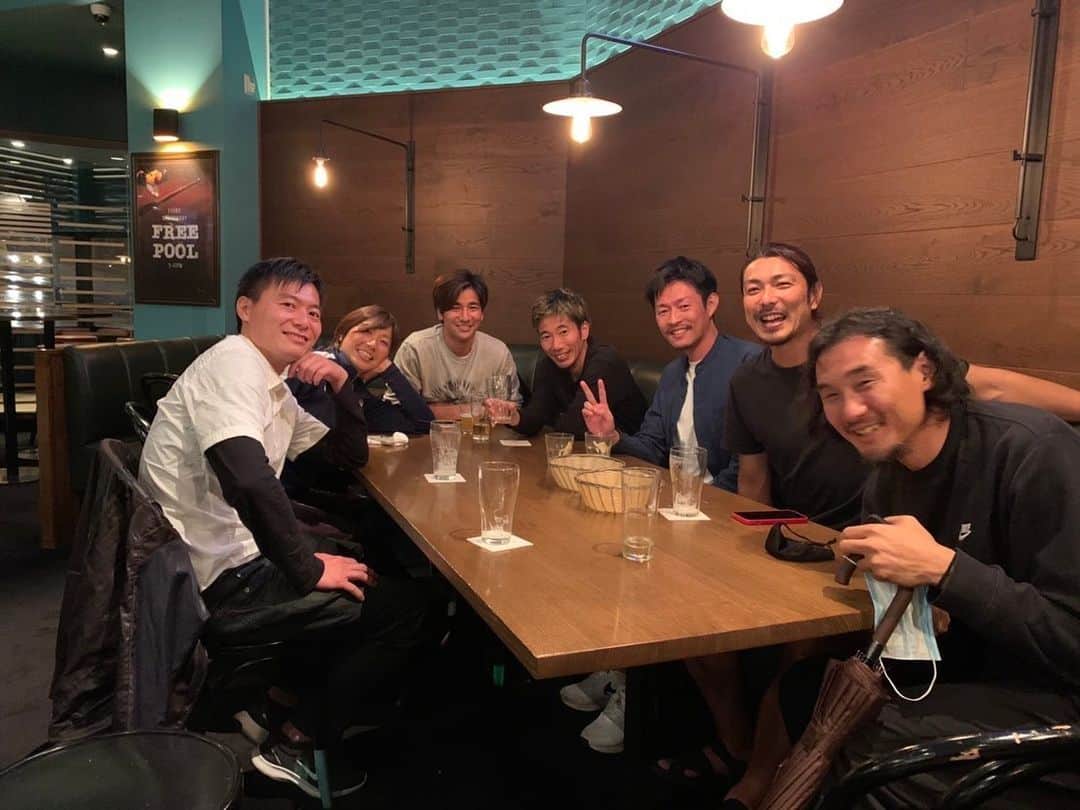 長谷川悠さんのインスタグラム写真 - (長谷川悠Instagram)「Next week I will move back to Japan after living in Sydney for 3yrs. Sydney is a great city and I have lived my best life here, I hope to return the future and live in Australia as long as possible. It’s been incredible time for me! although Lockdown that no one could have predicted, but It was a good time to think about how I want to live from now on.  I’m grateful to you guys who look after me here. I wouldn’t have been able to live here for 3 years if I hadn’t met you guys. Not only did I learn English, but I also experienced various cultures. As Australia is a multi-cultural society, I have gained so many friends from different backgrounds. This journey let me change my values and thoughts. I acknowledge that I was living in such a tiny world when I was in Japan. It was the best of my decision to move to Sydney three years ago. It was the best decision I have ever made.  I’d like to say a huge thank you to the three teams where I played for.  Especially this year has been a lovely time for me that moved in Cronulla to feel Aussie summer and teammates were super friendly and also what I started coaching in my u-14s was a good experience for me. I felt that I was getting more Aussie by the day. I’d like to say a massive thanks lads. Boys are so lovely (sometimes they didn’t stop mucking around though) I thought strongly that my English needed to improve to tell my football knowledge to them.  In the future I hope to be a head coach in Australia and working together.  St George FC is the promising club I believe. Hope everything is going well for them.   New challenges are waiting for me in Japan. I’m excited to do something new while I’m playing it.   I’ll definitely come back to Sydney but my first Australian journey is over.  Keep in touch and see you again.  日本へ帰ります！ また新しい挑戦を応援していただけるとありがたいです。  このオーストラリアの縁を繋いでくれた有三くん。本当にありがとうございました。これからもお願いします。」7月27日 3時38分 - haseyu.com18