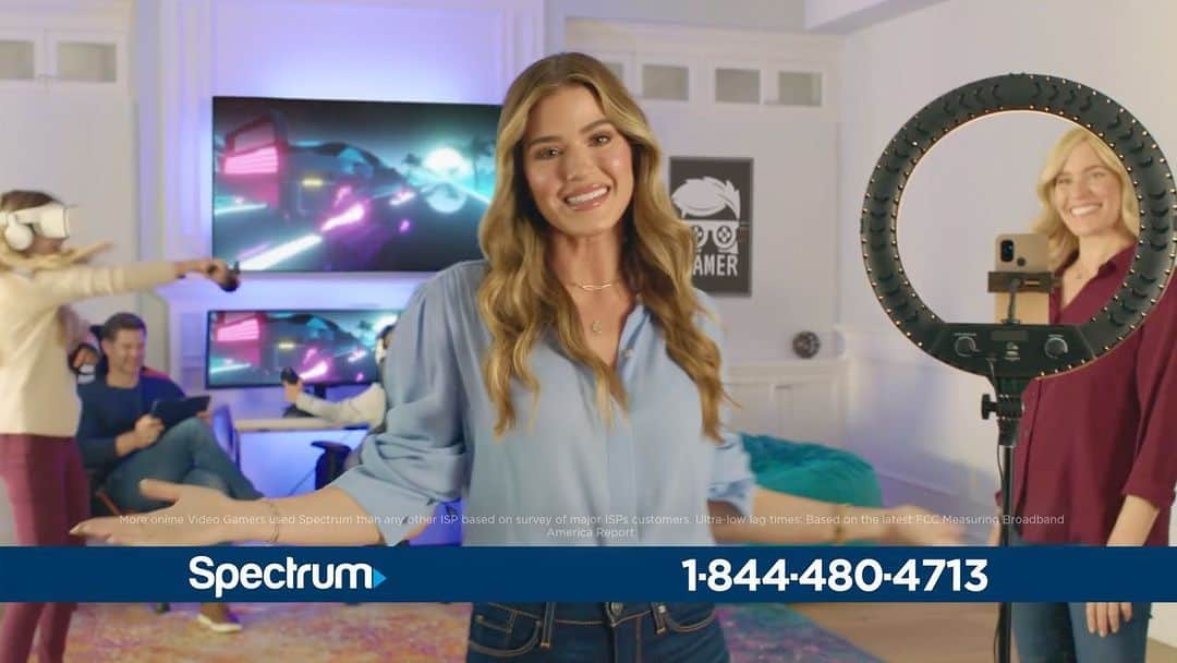 ジョジョ・フレッチャーのインスタグラム：「Excited to partner with @getspectrum on Stream Home Makeover!  It’s time to transform your home and upgrade your entertainment experience with the best TV and Internet services from Spectrum!  #getspectrum #ad」