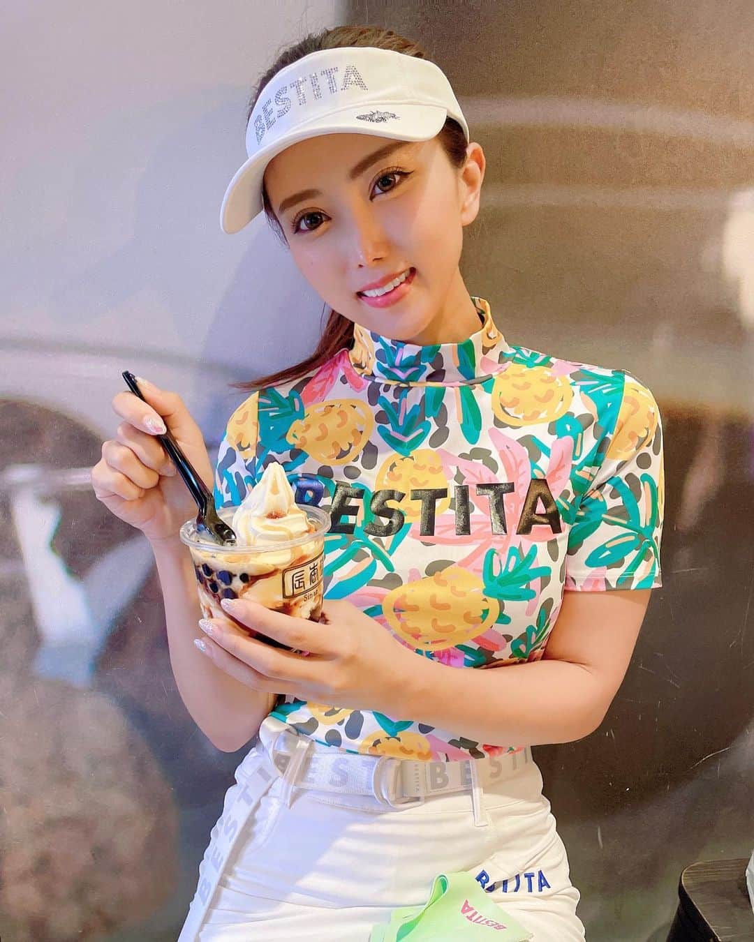 のインスタグラム：「.  おはようございます🌈  暑い日はアイスが美味しいよねぇ🫠💕 ジアレイのタピオカ入りアイス美味しすぎた🥰  みんな暑いからアイス食べてね🫠  #大須#大須グルメ#ジアレイ  #bestita#bestitagolf#bestitagirl #golf#ゴルフ女子#ゴルフウェア #ladiesgolf#fashion#make#japanesegirl #ワンピース#ゴルフ女子コーデ」