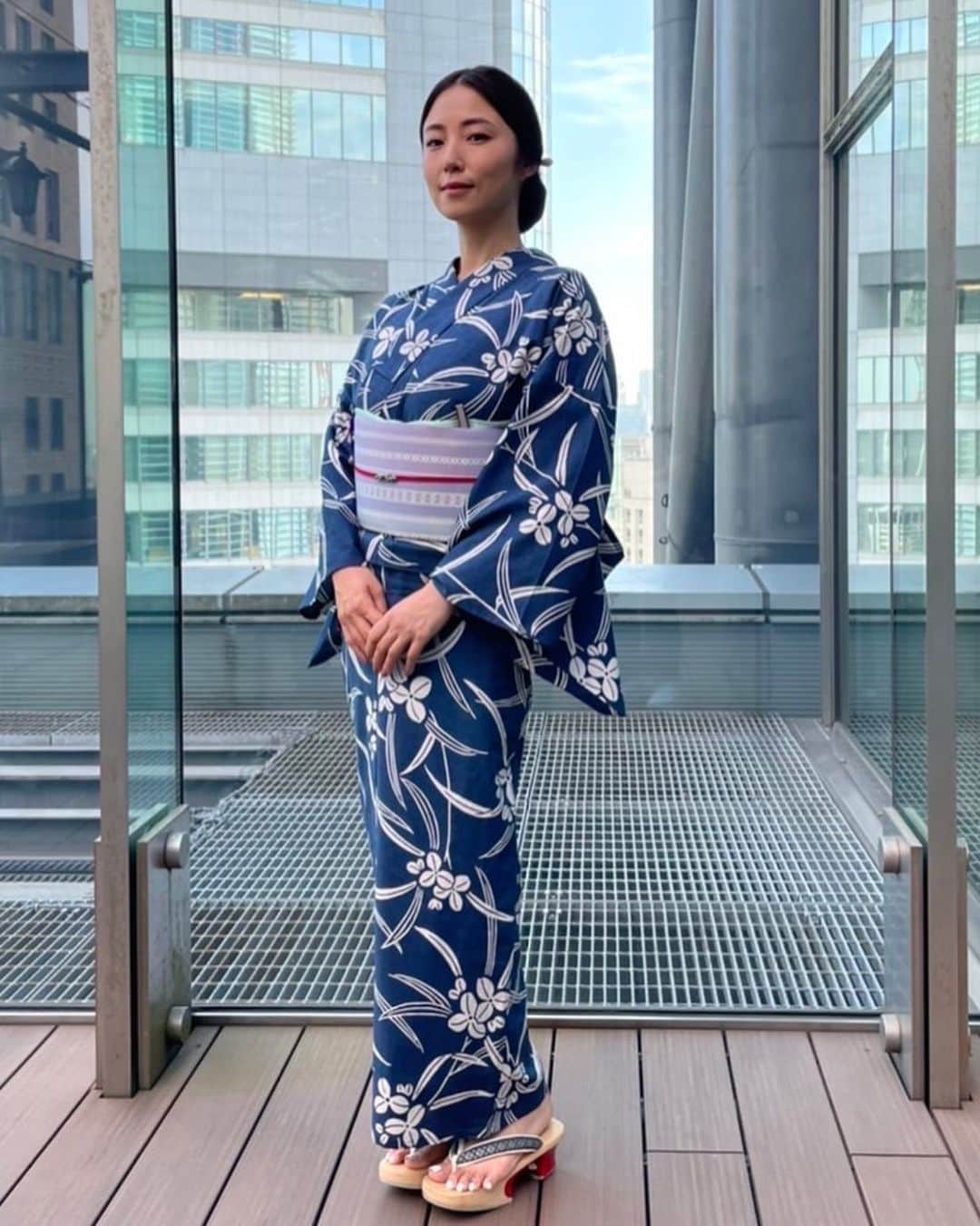 MEGUMIのインスタグラム：「最近はこんな格好でお送りしました💜 1枚目の浴衣はセンスが素晴らしい　@saito_fusae にスタイリングして頂きました🙏🏻　 皆さま暑いからお水沢山飲んでねー🌿  recent coordination👘」
