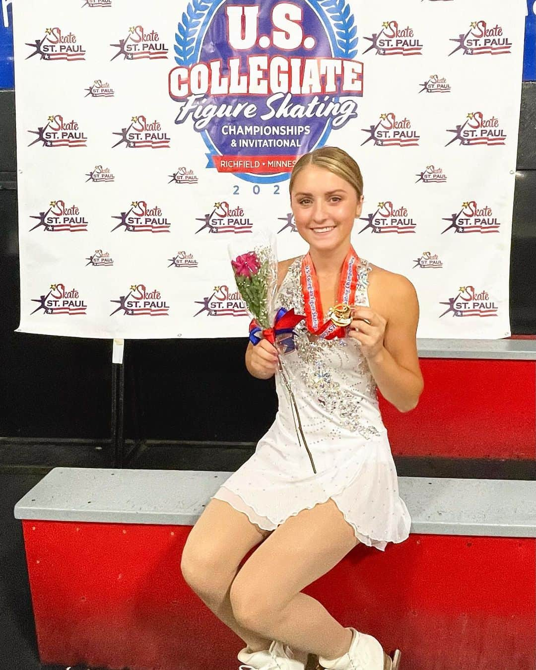 Paige Rydbergさんのインスタグラム写真 - (Paige RydbergInstagram)「2X Collegiate National Champion🏆🏆  What a fun weekend with @uscollegiateskating I had the privilege to be around so many amazing student-athletes! Thank you @skatingbyilona for being the lovely lady by my side, @coachtomz for being my cheerleader from afar, and @jbspisso for the mental motivation leading up! 🙌🏼  📷: @perkinsmedia187」7月27日 10時07分 - paigerydberg