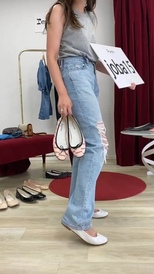 のインスタグラム：「. @repetto_japan  私の大好きなヴィーガンバレリーナと 秋の新作をご紹介しました💗  途中でLIVEが切れてしまって 途中からの投稿ですみません、、😭🥲 (まさかの携帯が高音注意になりました🔥)  7/31(日)23:59までご利用いただける 15%offのお得なクーポンコードはこちら🩰 『joba15』 大好きなrepettoなので私も買いたいです。笑 是非チェックしてくださいね〜🎟✨  #repetto」