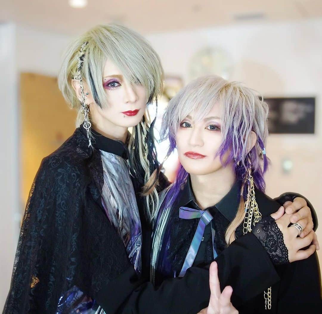 ハク のインスタグラム：「2022.07.20 Veats Shibuya 「CONTiNUE」 Guest Vo.DaizyStripper 夕霧  #DaizyStripper #ユナコン渋谷 #夕霧さんはヒーロー」