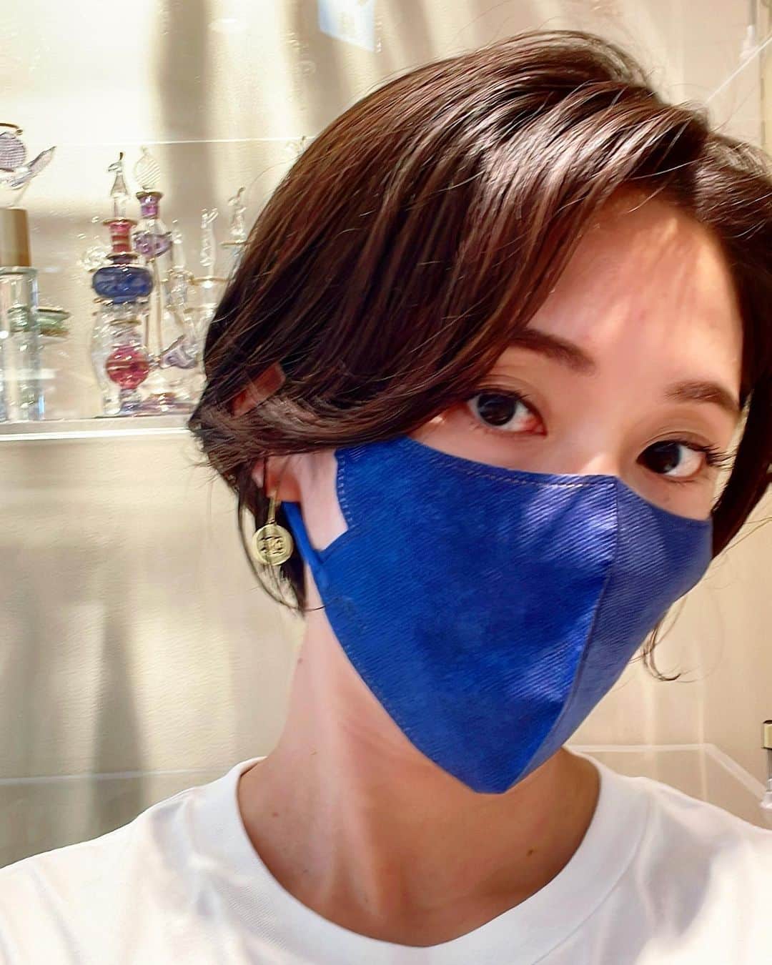 のインスタグラム：「ショートにすると もう一生ロングに出来ない と、毎回思う。  #ここからロングにするには長い道のり #でも今はショートの気分だから良し  #ハンサムショート #意外と寝癖つかなくてびっくりした」