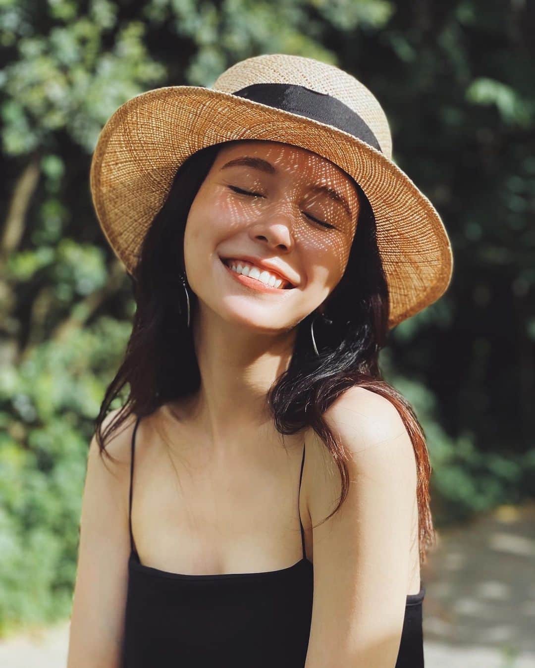 May J.のインスタグラム：「Hello Summer☀️🌻🍋💛  #HelloSummer」