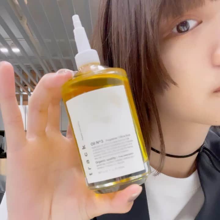 佐藤 渚のインスタグラム：「トラックオイルおすすめ◎   #トラックオイル　#スタイリング剤」
