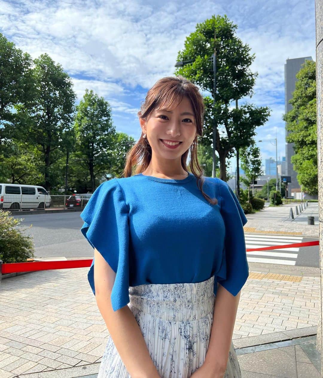 のインスタグラム：「👗 . #東京インフォメーション #衣装 やっぱ青すき🦋💗」