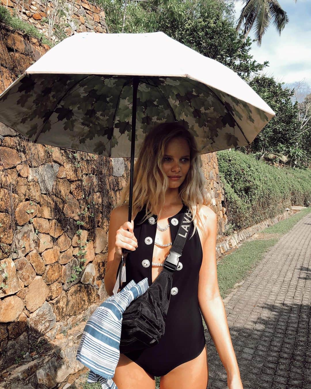 Marloes Horstのインスタグラム：「Once upon a time in Sri Lanka 🌸」