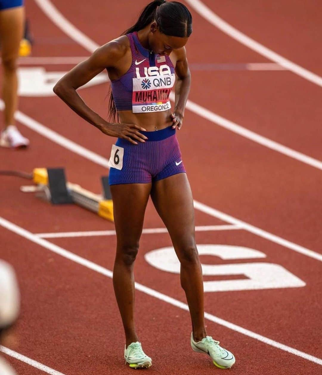 ダリラ・ムハマドのインスタグラム：「Your 2022 World championship bronze medalists in the 400h. And the set is complete. I now have a gold,silver, and bronze in the event. I could not be more thankful of the work my team put in to make this possible. Also Thank you so much to the fan support. You made it impossible to see this one as anything less than sweet. More to come this season and looking forward to it!! ❤️❤️」