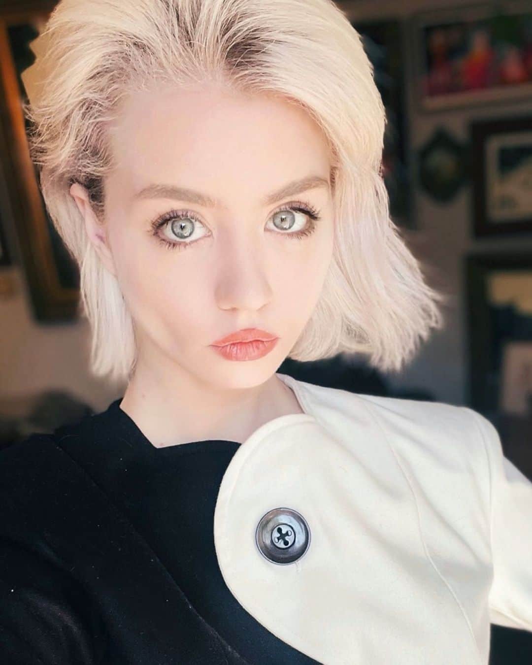 アリソン・ハーバードのインスタグラム：「🗯」