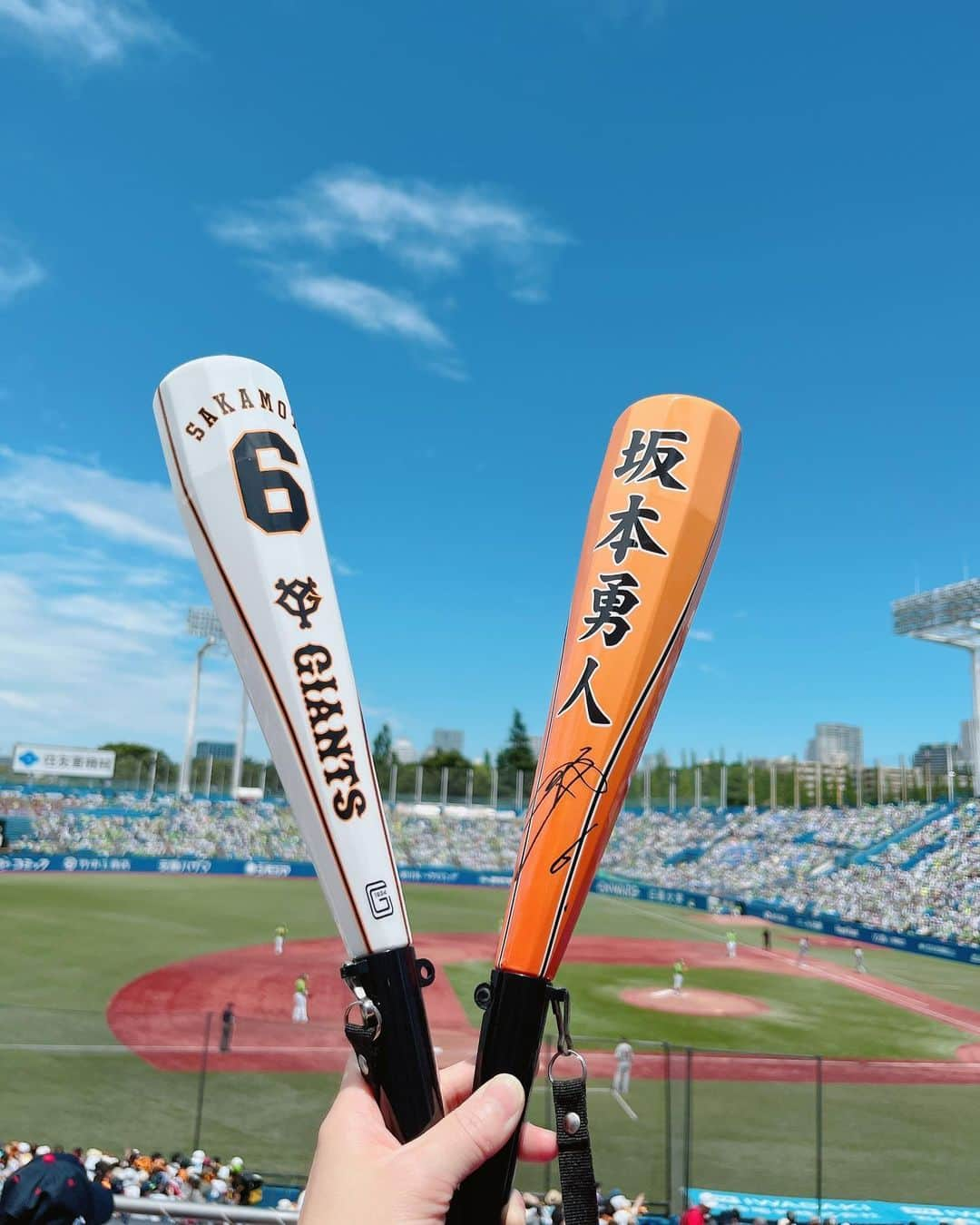 まゆみあずささんのインスタグラム写真 - (まゆみあずさInstagram)「mamekoの夏遊び記録⚾️  もう、いつのー！って程、過去の写真ですが梅雨の合間の晴れた日という最高のコンデションと良い席で野球観戦。  この日の試合は最後まで目が離せないファンを楽しませてくれる展開でした🫶  野球を観ると、いつも自分の仕事に置き換えがち！😂← この日も野球を通して、仕事モチベを上げまくりました❤️‍🔥❤️‍🔥  #スポーツって素晴らしい」7月28日 9時18分 - mameko__k