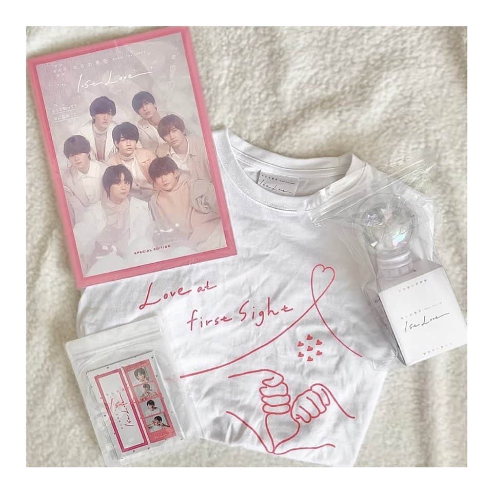 NANAのインスタグラム：「𓈒𓂂𓏸 𝙳𝚎𝚋𝚞t 𝚃𝚘𝚞𝚛 𝟸𝟶𝟸𝟸 𝟷𝚜𝚝 𝙻𝚘𝚟𝚎」