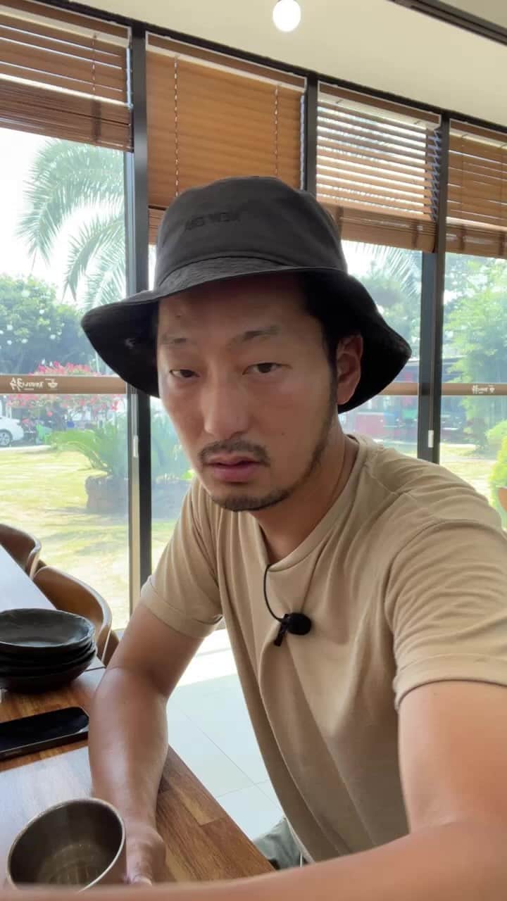 DJ MEGURUのインスタグラム：「チェジュ島で食べたラーメンが、まるでスガ○ヤのラーメンだった！  チャーシューはさすがの豚大国でうまかったなぁ…。  食べすたLIVE！アーカイブ！！  #すがきや #韓国グルメ #韓国ラーメン #チェジュ島 #セソッカク #セソカク #メグルメ」