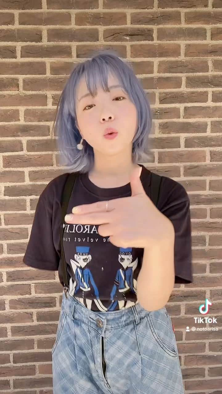 能登有沙のインスタグラム：「外で撮影盛れるけどあつぃー #tiktok」