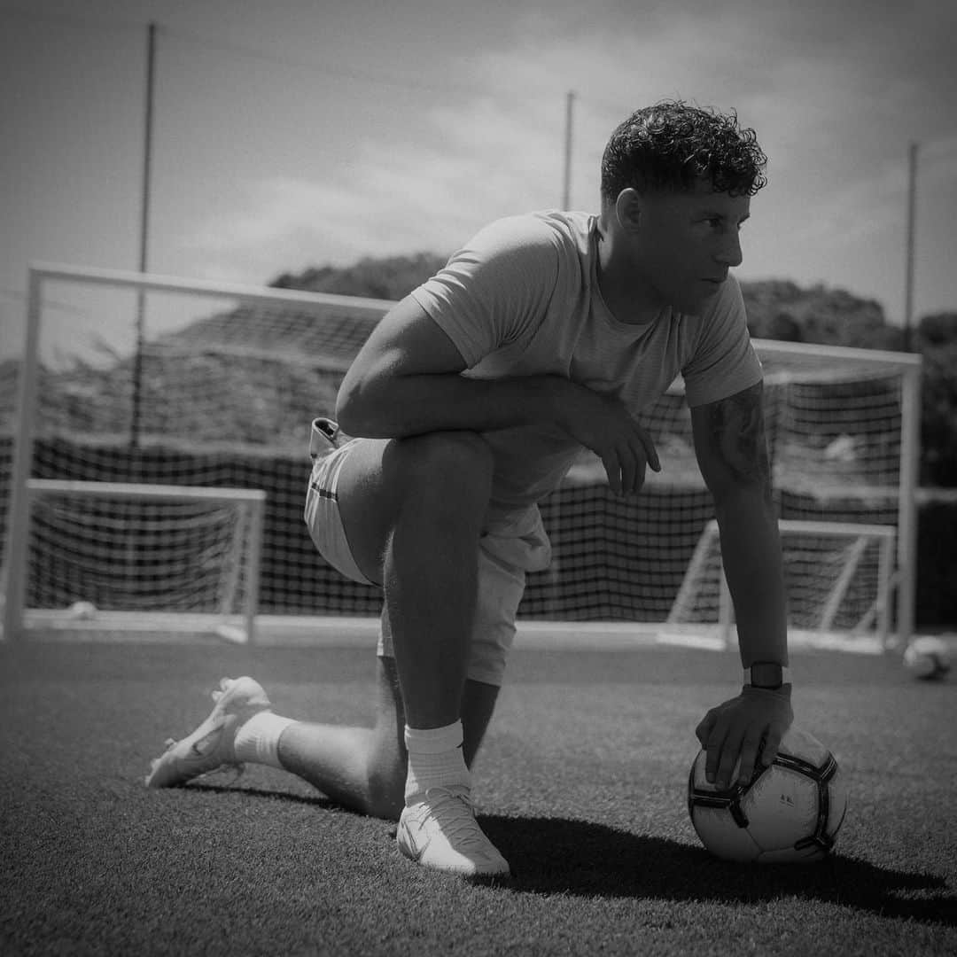 ロス・バークリーさんのインスタグラム写真 - (ロス・バークリーInstagram)「⚽️💙」7月29日 1時12分 - rossbarkley