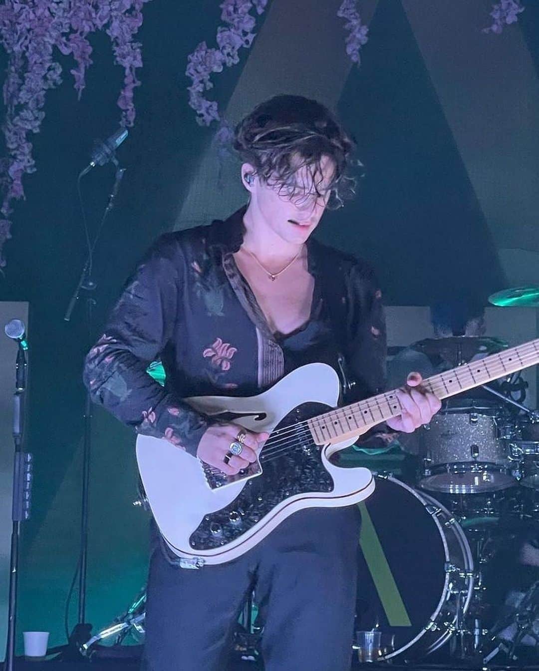 コナー・ボールのインスタグラム：「You’re shining so bright like you always do ✨ Happy Birthday @bradleywillsimpson 🤍 Sending so much love and happiness to you!」