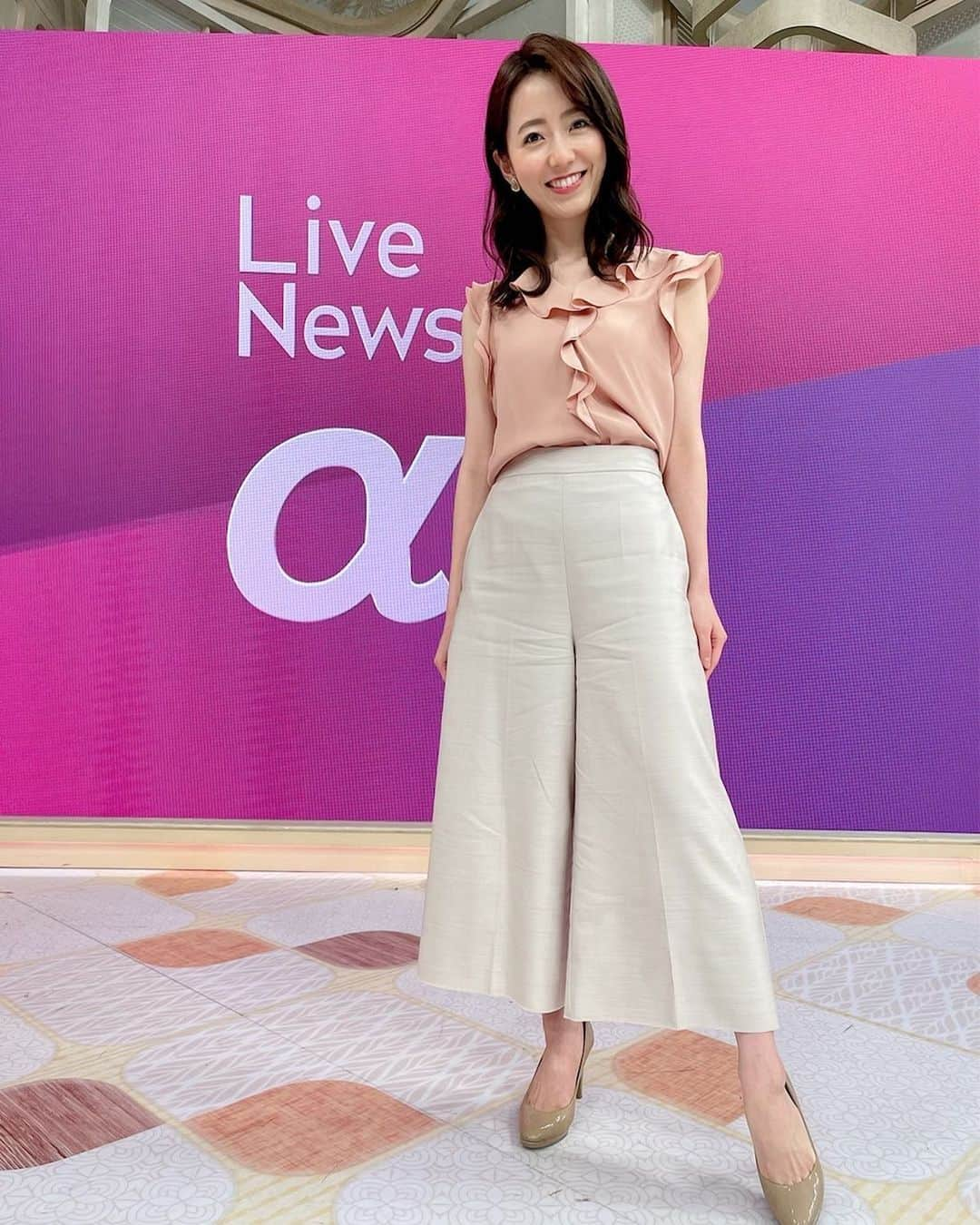 フジテレビ「THE NEWS α」さんのインスタグラム写真 - (フジテレビ「THE NEWS α」Instagram)「.  今夜はパンツスタイルです👖✨  今夜も23時40分〜 是非お付き合いください😊  きょうのコメンテーター #馬渕磨理子 さん @mabuchimariko  #長内厚 さん @wbs_osanai   #livenewsα #ライブニュースα #フジテレビ #fujitv #ニュース #三田友梨佳 #内田嶺衣奈 #今湊敬樹 #上中勇樹 #海老原優香」7月28日 23時27分 - news_alpha