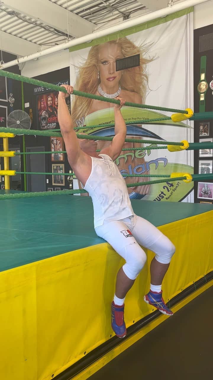 デイビーボーイ・スミス・ジュニアのインスタグラム：「The Stampede stud at it with the “Skin the Cat” movement 😺👽👍💪💪🇨🇦 🇺🇸 🇯🇵 🇬🇧 🇺🇸 🤼‍♂️ 🤸‍♂️」