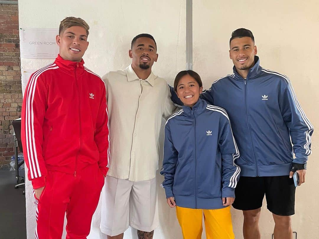 岩渕真奈のインスタグラム：「⚽️❤️🤍 ⁡ Had a very good time with these great players !!!! good luck for the season 🔴⚪️ ⁡ Happy birthday @esr🎂🎉 ⁡ Pictures coming soon 🫣📸 ⁡ #Arsenal #AFC #AWFC #adidas」