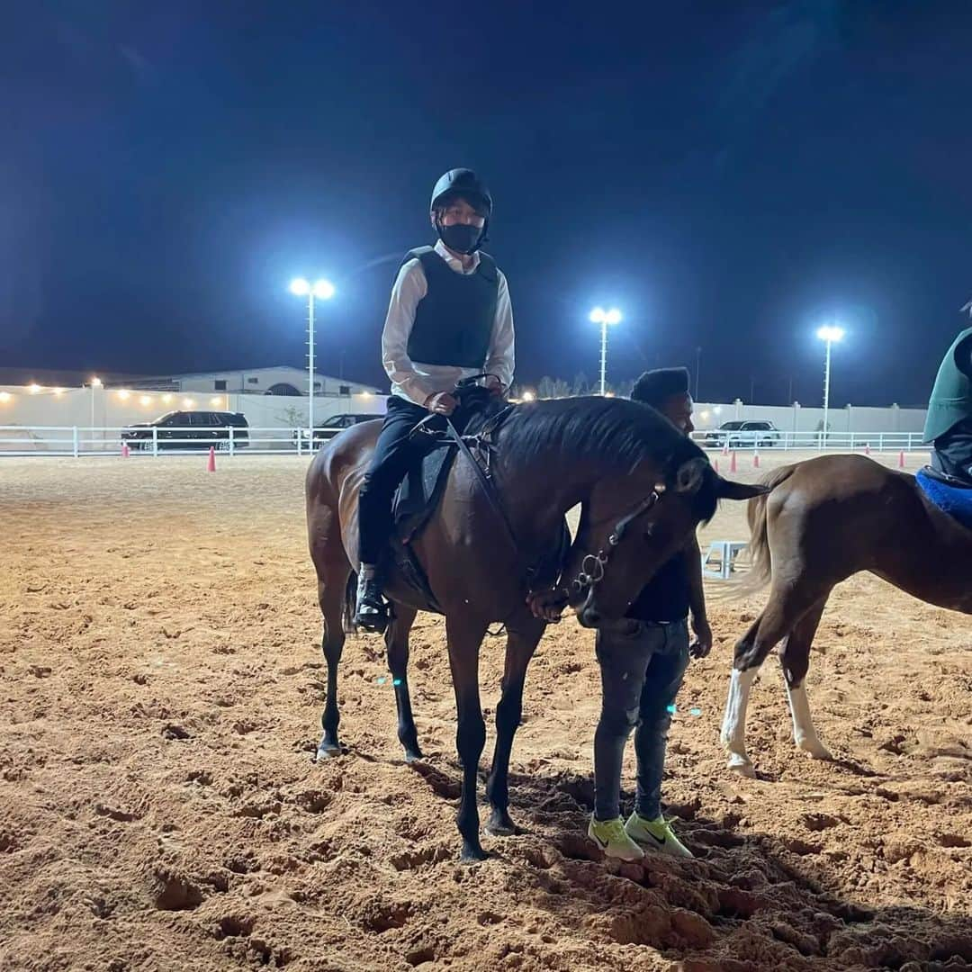 ネモさんのインスタグラム写真 - (ネモInstagram)「サウジアラビアにて乗馬体験をする🐴」7月29日 2時47分 - alienware_nemo