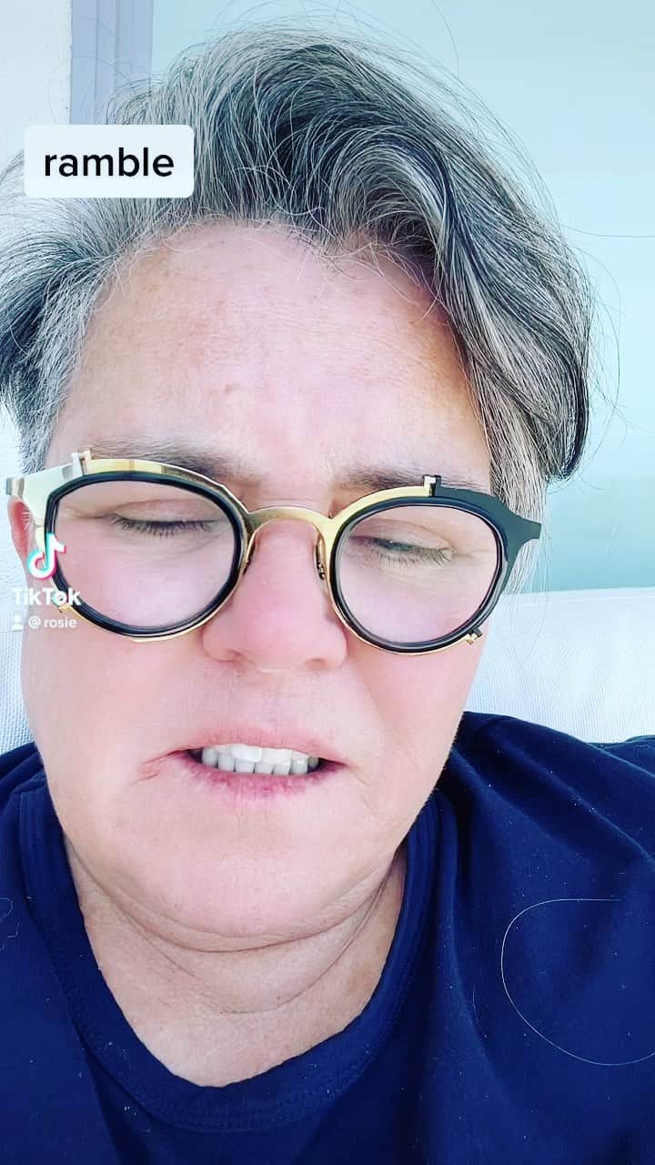 ロージー・オドネルのインスタグラム：「thursday all day #malibu」