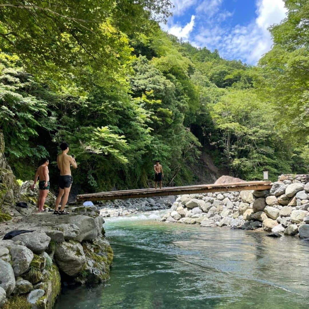 山下訓広さんのインスタグラム写真 - (山下訓広Instagram)「楽しい日帰りキャンプ🏕 この非日常がたまらない… 自然がいっちゃんたのし🙆‍♂️ 写真を見て毎回思う。 痩せよ🫃🏻」7月29日 6時15分 - kunihiroyamashita