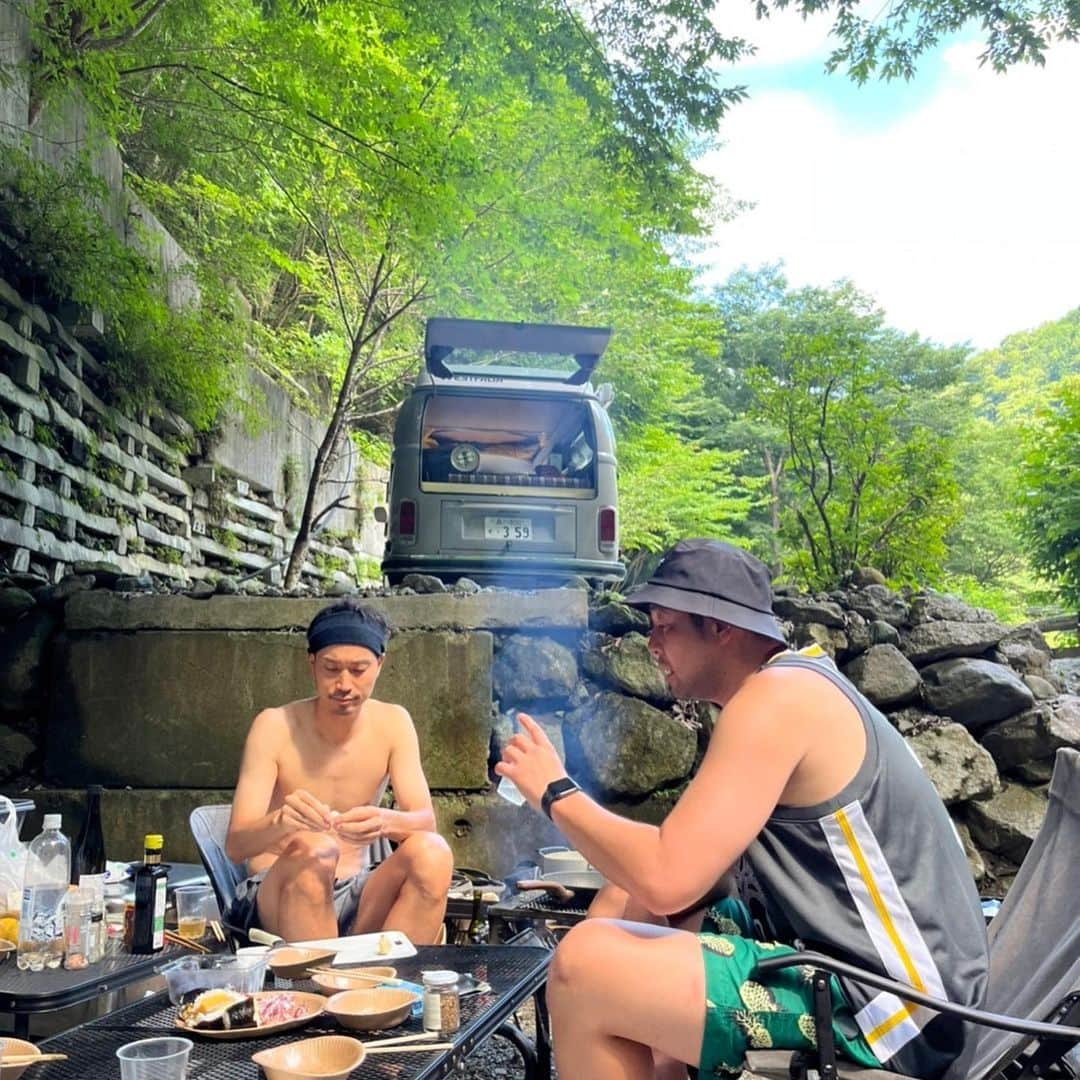 山下訓広さんのインスタグラム写真 - (山下訓広Instagram)「楽しい日帰りキャンプ🏕 この非日常がたまらない… 自然がいっちゃんたのし🙆‍♂️ 写真を見て毎回思う。 痩せよ🫃🏻」7月29日 6時15分 - kunihiroyamashita