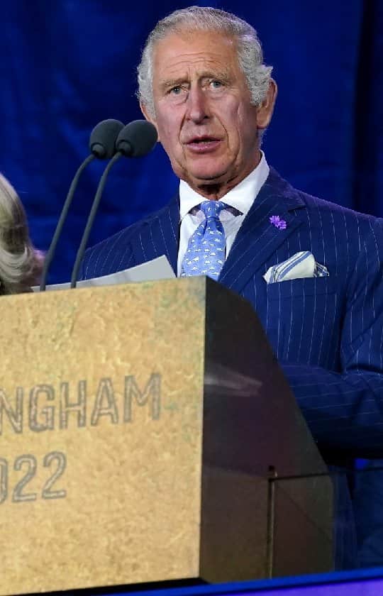 ロイヤル・ファミリーのインスタグラム：「The Prince of Wales reads The Queen’s message as he officially opens the @birminghamcg22 Commonwealth Games.  Starting its journey at Buckingham Palace, Her Majesty's message travelled 90,000 miles to 72 nations and territories as part of The Queen’s Baton Relay, arriving in Birmingham for the Opening Ceremony.  🎥 @bbcsport」
