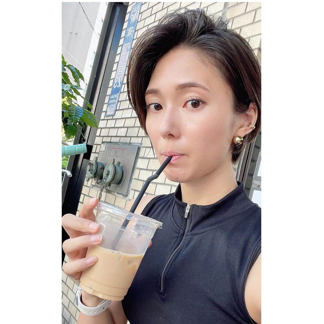 のインスタグラム：「暑い....  自転車乗ってて 暑すぎて  あっつ🥵  って独り言連発。  #夏は暑いもんだけど #暑すぎる」