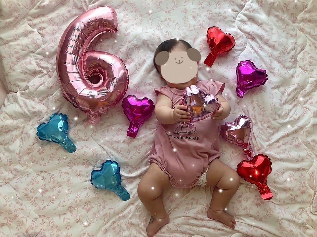 のえるのインスタグラム：「. 2022.07.21🤍 . 6month🎂🍼 . . #女の子ベビー #6ヶ月 #6ヶ月ベビー #赤ちゃん #赤ちゃんのいる生活 #マンスリーフォト #かわいい #可愛い女の子 #ハーフバースデー #生後6ヶ月 #令和4年ベビー #2022年ベビー #べビスタグラム #6ヶ月baby #ベビー #babygirl」
