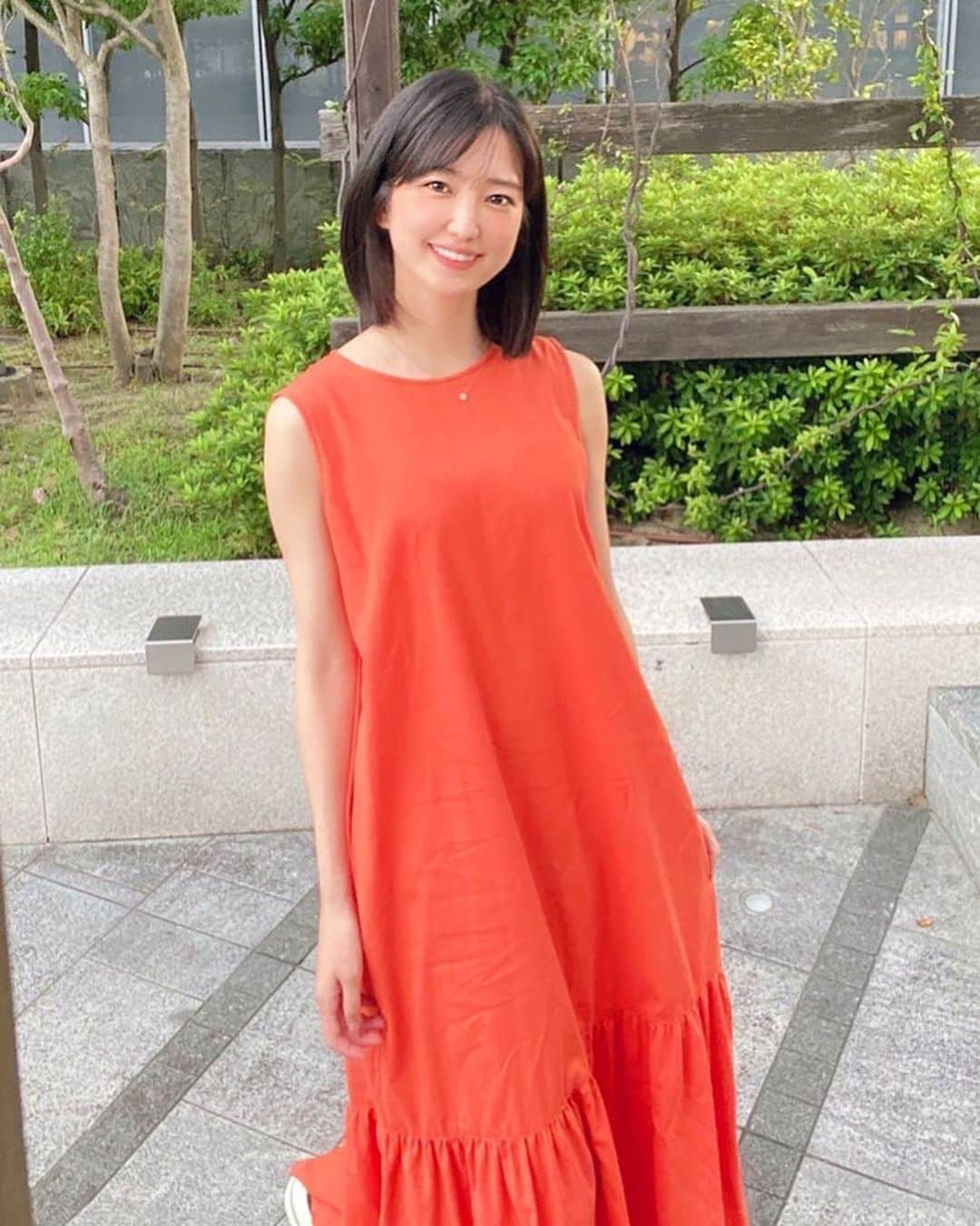 佐藤あかりのインスタグラム：「. . 7月23日に国立競技場で行われました  東京2020大会1周年記念イベント ～TOKYO FORWARD～にて、ドーム投影される映像ナレーションを務めさせて頂きました。 . . 昨年に引き続きTOKYO2020に携わるお仕事をさせて頂けた事が、とっても嬉しかったです😊 . . ７月もあと数日ですね...🔥 くーー、最近本当に暑いねーーー 熱中症には気をつけてお過ごし下さい🍎 . 最近の私は、 ちょっぴり髪の毛が燃えてしまったり 本当にびっくりする事が沢山あったの〜🫢！！  日曜日の夕方、TikTokフォロワー65,000人 Twitterフォロワー10,000人達成記念配信をしようと思います😉その時にでもお話しますね🍉 それではまた〜🎐 . . #TOKYO2020 #tokyoforward」