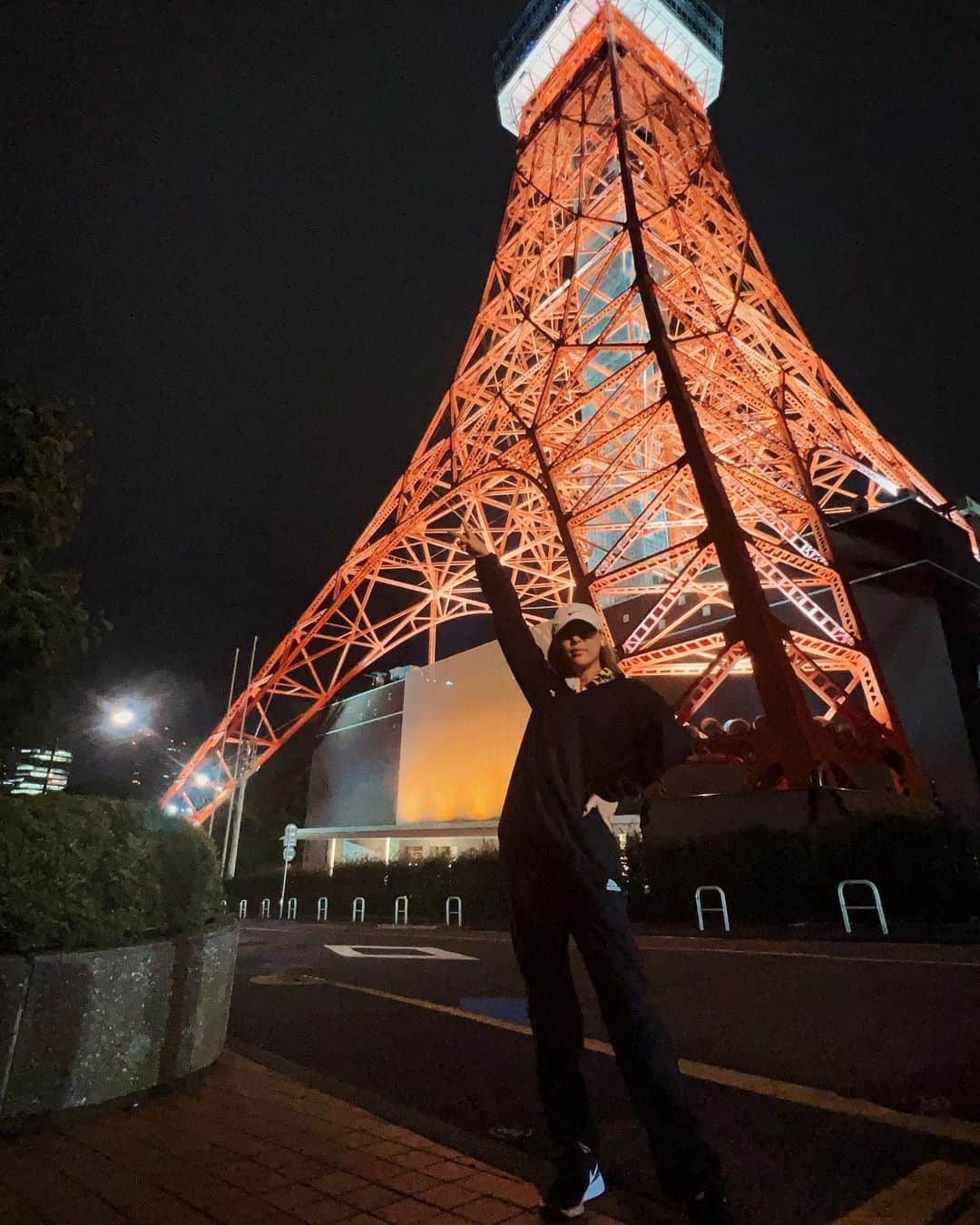 GENKINGさんのインスタグラム写真 - (GENKINGInstagram)「Night run🏃🗼 頑張って絞ってる‼️ ビフォー動画がやば過ぎてまだ載せれないのだけど、絞りきったら恥ずかしくないから載せるね🤣✌️」7月29日 20時28分 - _genking_