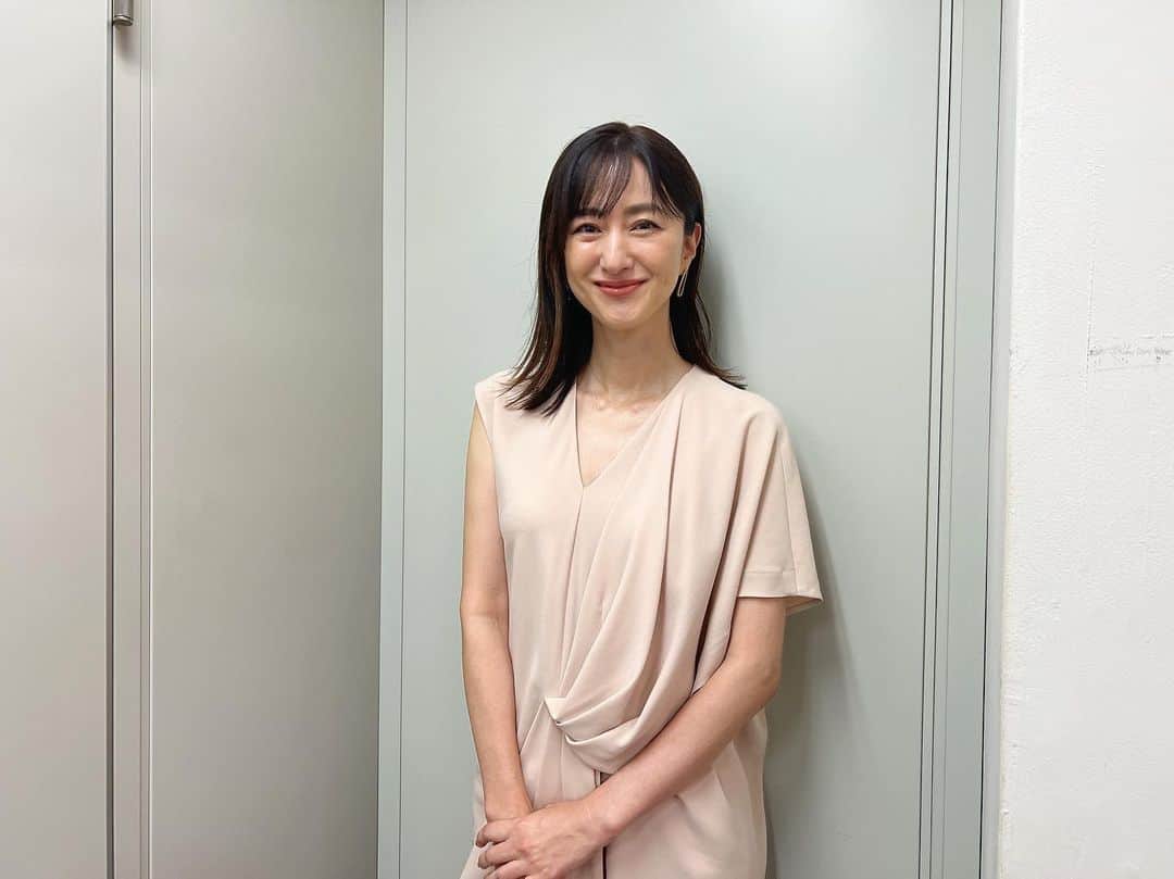 前田ゆかのインスタグラム：「今日は無事に収録が終わりました✨  またまたいい緊張感でした〜だからこそ終わるとホッとしますね☺️  #収録 #今週もお疲れ様でした #緊張感は嫌いじゃない」