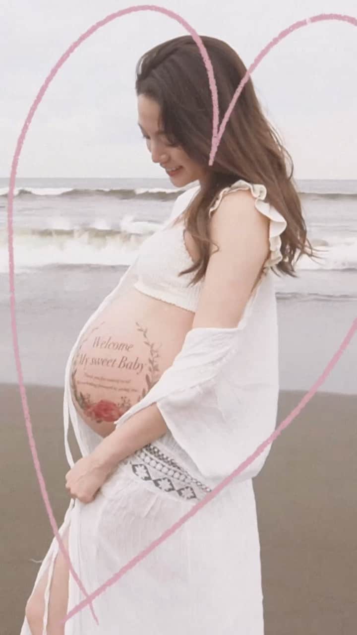 のインスタグラム：「臨月マタニティ🤰🏼♡  #プレママ #新米ママ #令和4年ベビー #マタニティフォト #マタニティライフ #マタニティフォトセルフ #妊婦コーデ #マタニティ記録 #妊婦生活 #妊娠後期 #妊婦 #ぷんにー #妊娠10ヶ月 #臨月 #臨月妊婦」
