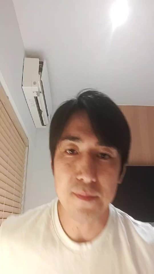 高橋光臣のインスタグラム：「本来はファンクラブ【What's next!?】の方でライブ配信を予定していましたが、うまく設定できず、急遽インスタライブに切り替えました。ごめんなさい。 そして見てくださった皆様ありがとうございました。 ８月に入ったらお詫び配信を【What's next!?】の方でやりますね。 それではまた。今回の配信も楽しかった！ #ライブ配信 #インスタライブ #高橋光臣」