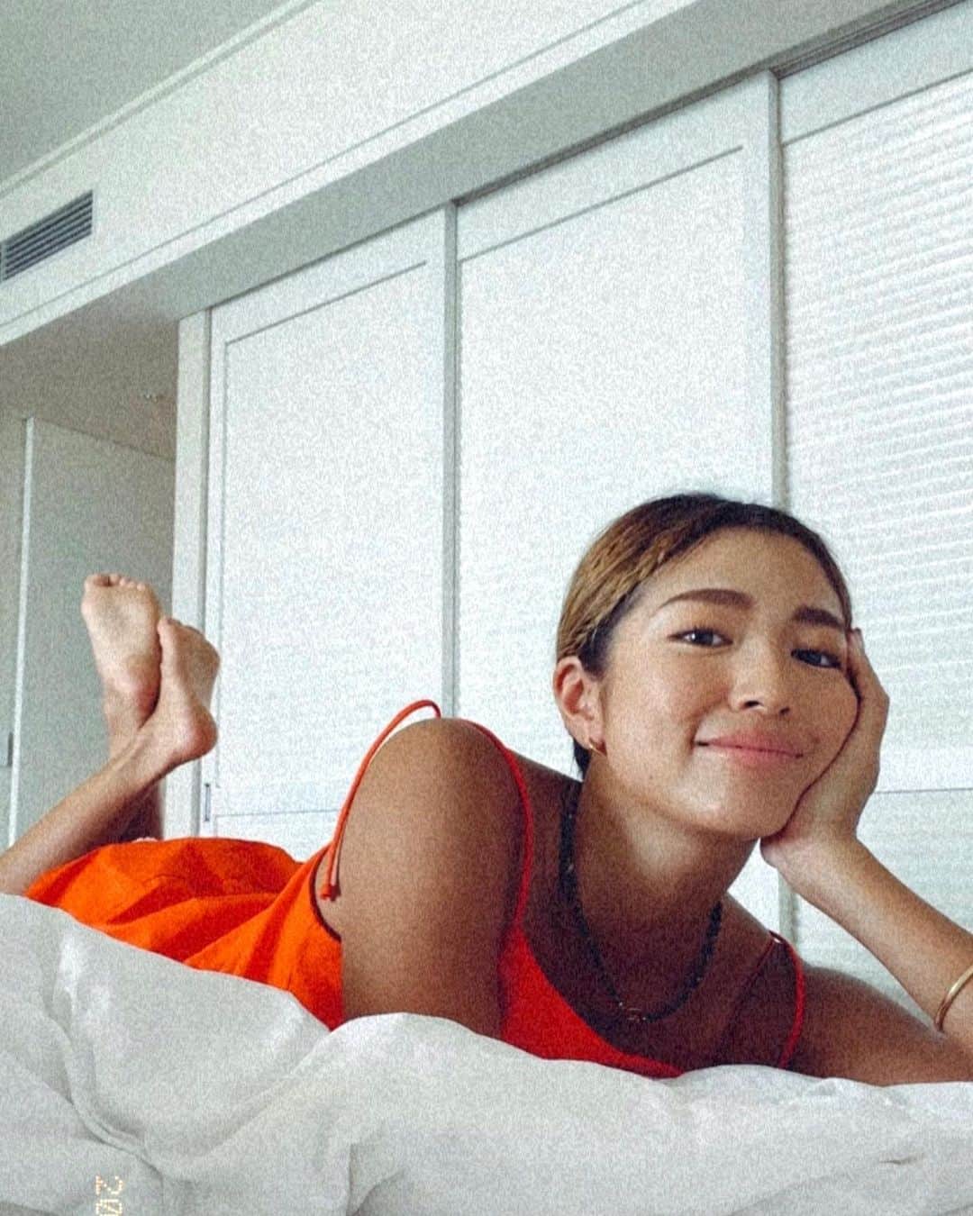 今井華のインスタグラム：「2. たくさん質問頂いたone-piece @freepeople   3. 宮古着いて一目散に向かった なかゆくい商店 1つで我慢した旅でした🫘(とにかく揺れる車内)  4. ALEXIAどぴんくBikini 🫶🏽🌺  5. オススメしてもらった 浜屋 @沖縄北谷   8.ちょっとHawaii感じられるハレクラニ 寝起き３秒のviewが最高すぎたので 📸」