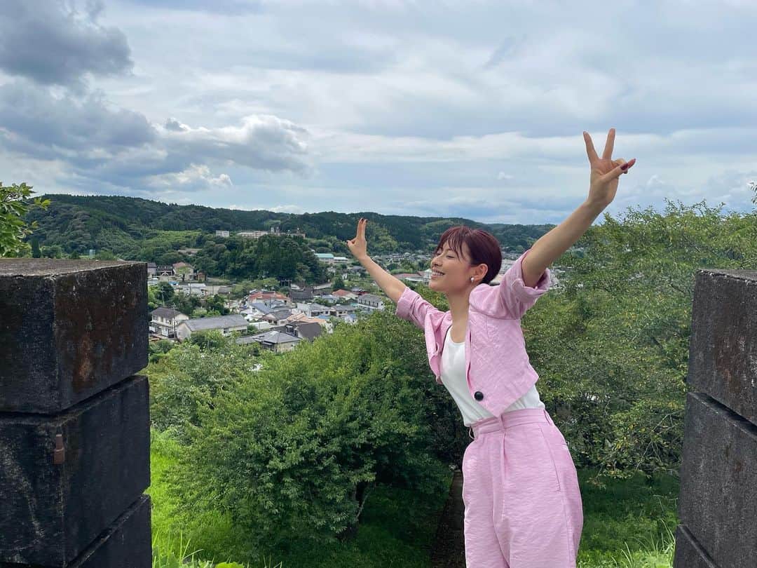 瀧本美織のインスタグラム：「「MIORI TAKIMOTO 1st FAN CLUB EVENT」を 10月15日に開催致します🥳 2部にわたって皆さんと交流できること、今から楽しみにしています🌼  一緒に楽しめる企画、そして皆さんからリクエストを募って、歌も歌おうと思っているのでそちらもぜひ楽しみにしていただければと思います🎤 久々だなぁ、頑張ります🫡笑  私の歌でなくて全然良いので、年代問わず好きな歌をリクエストしていただければと思います☺️  詳細はオフィシャルサイト、並びにファンクラブサイトをチェックしてくださいね🍑  写真は旅色で行った自然豊かな鹿児島〜✈️   #fanclub  #event」