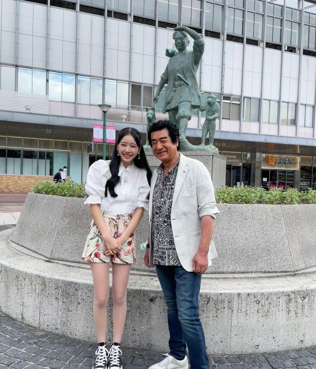 のインスタグラム：「‪𓂃 𓈒𓏸 桃太郎像を後ろに笑顔で始まった2人旅✨  📺TV出演お知らせ📺 初の親子2人旅に行ってきました♪  本日！7/30(土) 夜19時45~から  「藤岡家の夏休み岡山を ぶらり旬グルメ食べ尽くし旅」 (テレビせとうち)が放送されます❤︎  親子2人で初めての岡山旅へ！✈ ️ 初めて訪れた岡山の新たな ご当地グルメや、期間限定メニューなを楽しみながら 岡山の魅力を発信します！🍴  お近くの皆さん、是非ご覧下さい❤︎ *岡山県・香川県他・周辺地域での放送になります。  #藤岡弘、　#天翔天音 #hiroshifujioka #amanetensho #親子 #岡山 #岡山グルメ #旬#フルーツ #桃太郎 #okayama #2人旅 #親子 #familiy #05 #岡山観光」