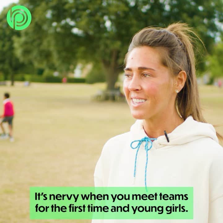 グレン・ジョンソンのインスタグラム：「My good friend and @bepodium Ambassador @fara44 did a fab job recently helping to inspire a local Girls football team to follow their dreams - and improve their dribbling skills Follow @bepodium for the full video #beinspired」