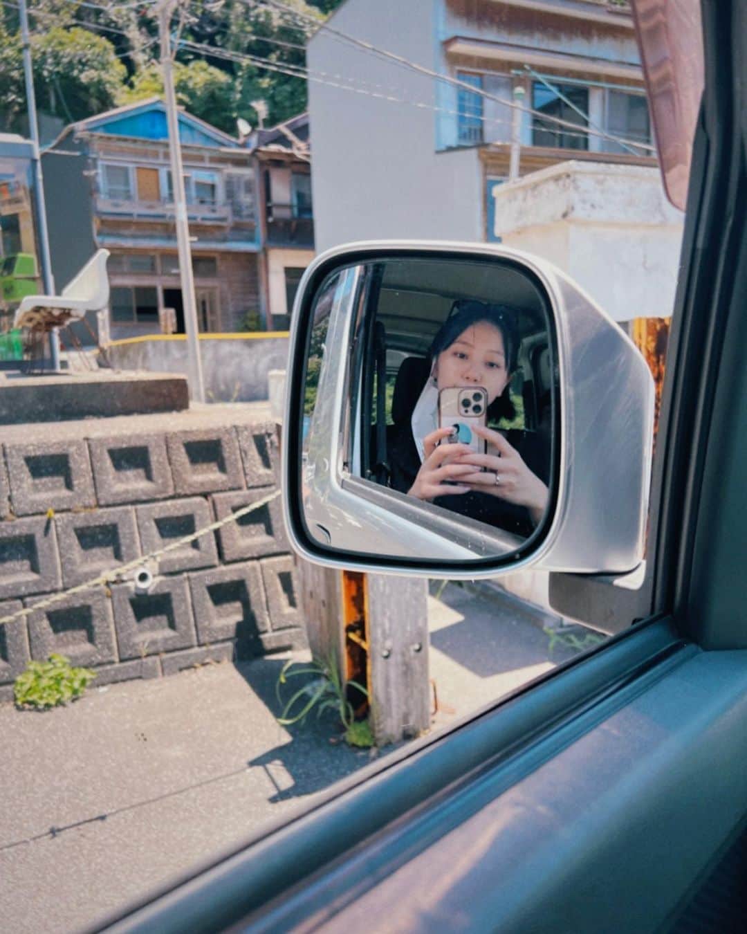 工藤綾乃のインスタグラム：「おかえりという言葉って 人の心を温かくしてくれるんですね….. ドラマ『東京放置食堂』でお世話になった大島へ  一年前の記憶が一気に蘇ってきました #東京放置食堂#島ロス#大島」