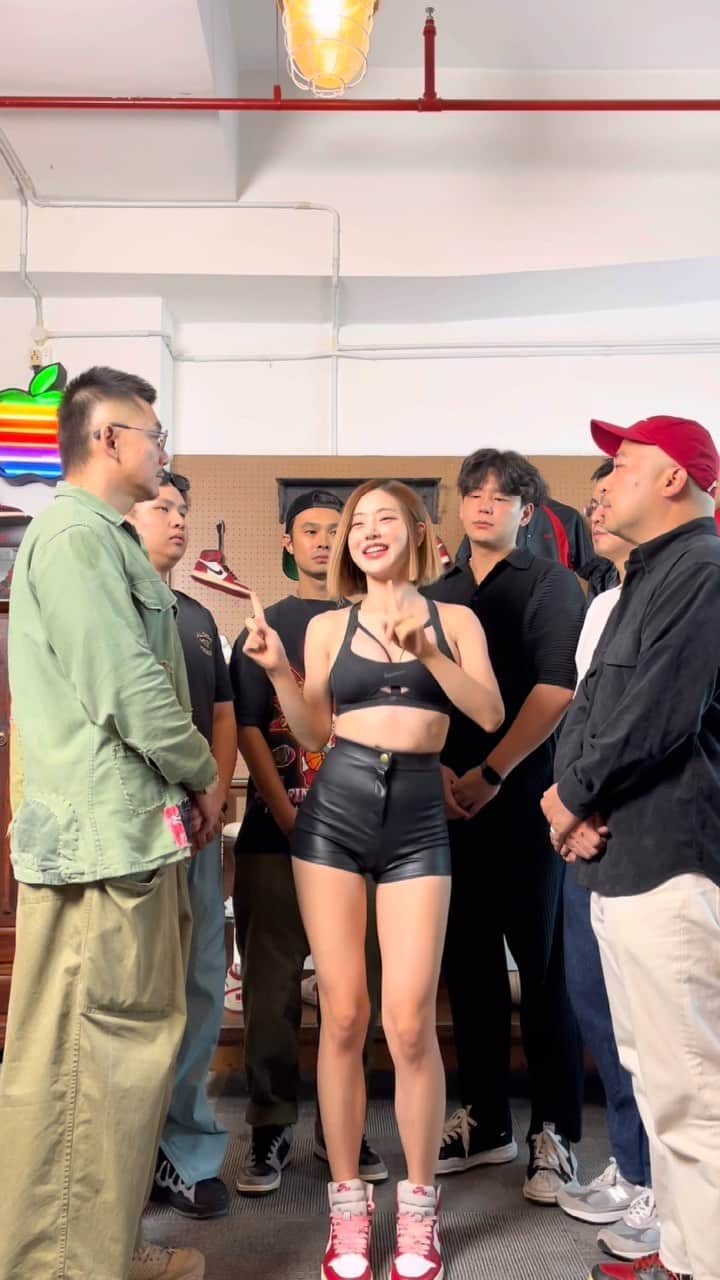 Dj Sodaのインスタグラム：「내 새로 나온 노래 “틱톡”어때?🥹🥹 Have you guys listened to my new song,”TikTok”? 💃」