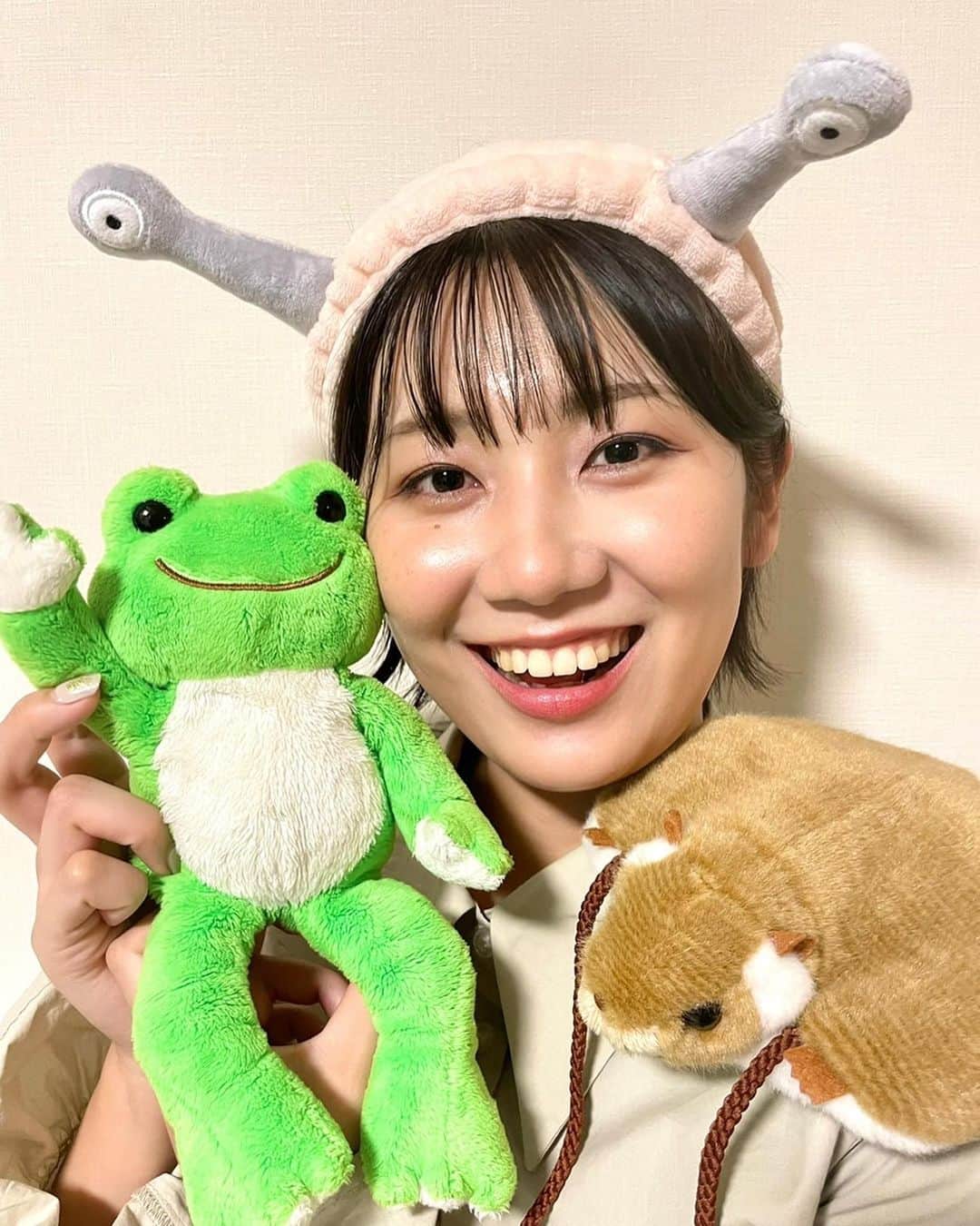 フジテレビアナウンサーのインスタグラム：「. 私のハッピーの源は かわいい仲間たち🥹💜  (大人の事情で全ては見せられませんが…) かわいいものに囲まれているだけで元気が出ます…🥰  目に入る度にかわいい…♡と癒されるので 買って満足…以上の喜びをもたらしてくれます😌幸  もう大人なんだから…という声は聞こえないフリをして 今日も人知れず、にやにやしています🦭 かわいいは正義🦸‍♀️  #フジテレビアナウンサー #新美有加 #8ッピー #かわいいは正義」