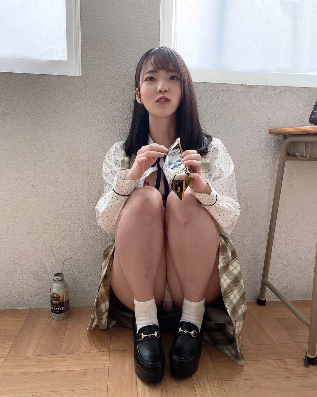 LINX（リンクス）のインスタグラム：「パンチラショット📷 撮影の合間のコーヒータイム☕️ #美ノ嶋めぐり @minoshimameguri」