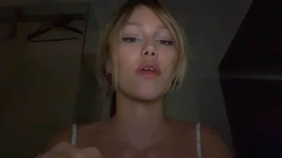 グレース・ヴァンダーウォールのインスタグラム：「A short little something I wrote the other night」