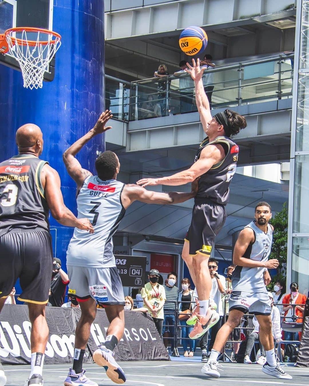 のインスタグラム：「🚀試合情報🏀  7/30,31はZOZOマリンスタジアムで開催されている「BLACK SUMMER WEEKEND supported by クーリッシュ」に @hiuzerockets がエキシビジョンマッチで出場します。  @chibalotte の試合を観戦される方は是非ついでに見に来てください🏀  会場にお越し頂けた方は是非声をかけてください😉  *******************************  #バチェロレッテ #バチェロレッテ2 #thebachelorette #アマゾンプライムビデオ #amazonprimevideo #amazon #アマゾン #佐藤マクファーレン優樹 #マクファー #3x3 #バスケ」